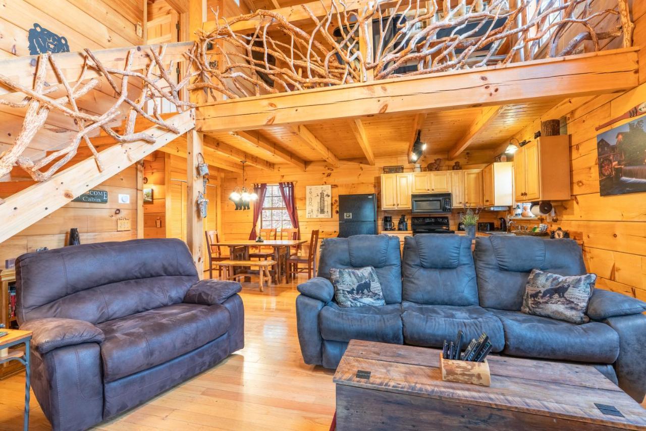 Moonshine Ridge Cabin With Hot Tub And Fire Pit Пиджен Фордж Екстериор снимка