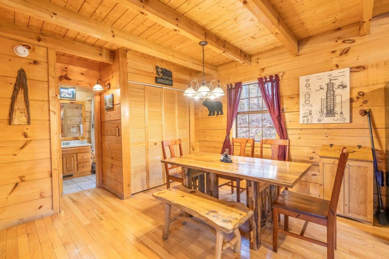 Moonshine Ridge Cabin With Hot Tub And Fire Pit Пиджен Фордж Екстериор снимка