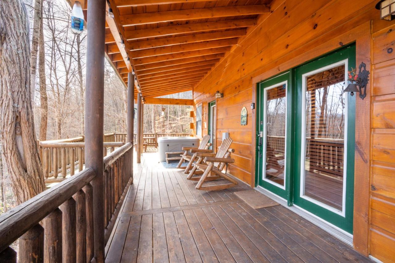 Moonshine Ridge Cabin With Hot Tub And Fire Pit Пиджен Фордж Екстериор снимка