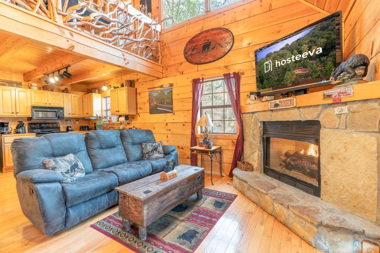 Moonshine Ridge Cabin With Hot Tub And Fire Pit Пиджен Фордж Екстериор снимка