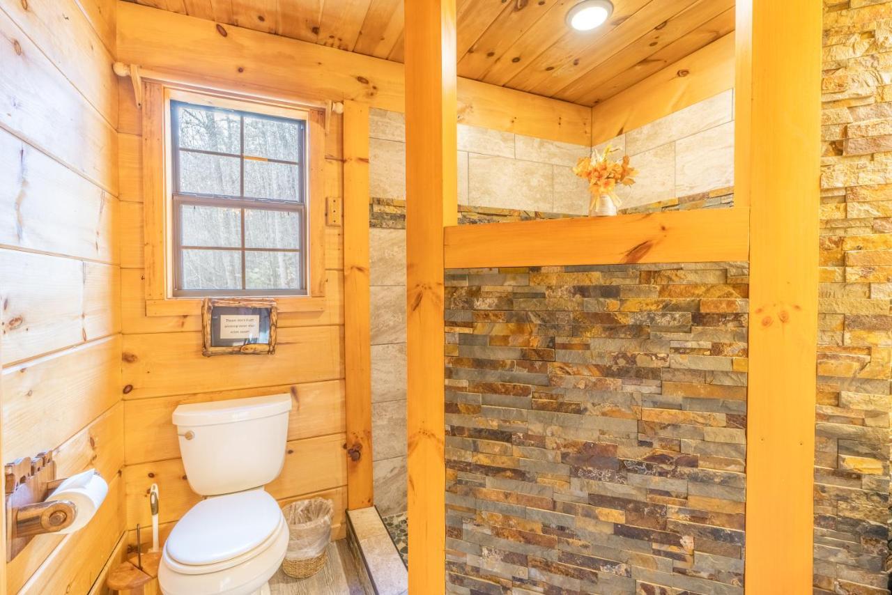 Moonshine Ridge Cabin With Hot Tub And Fire Pit Пиджен Фордж Екстериор снимка