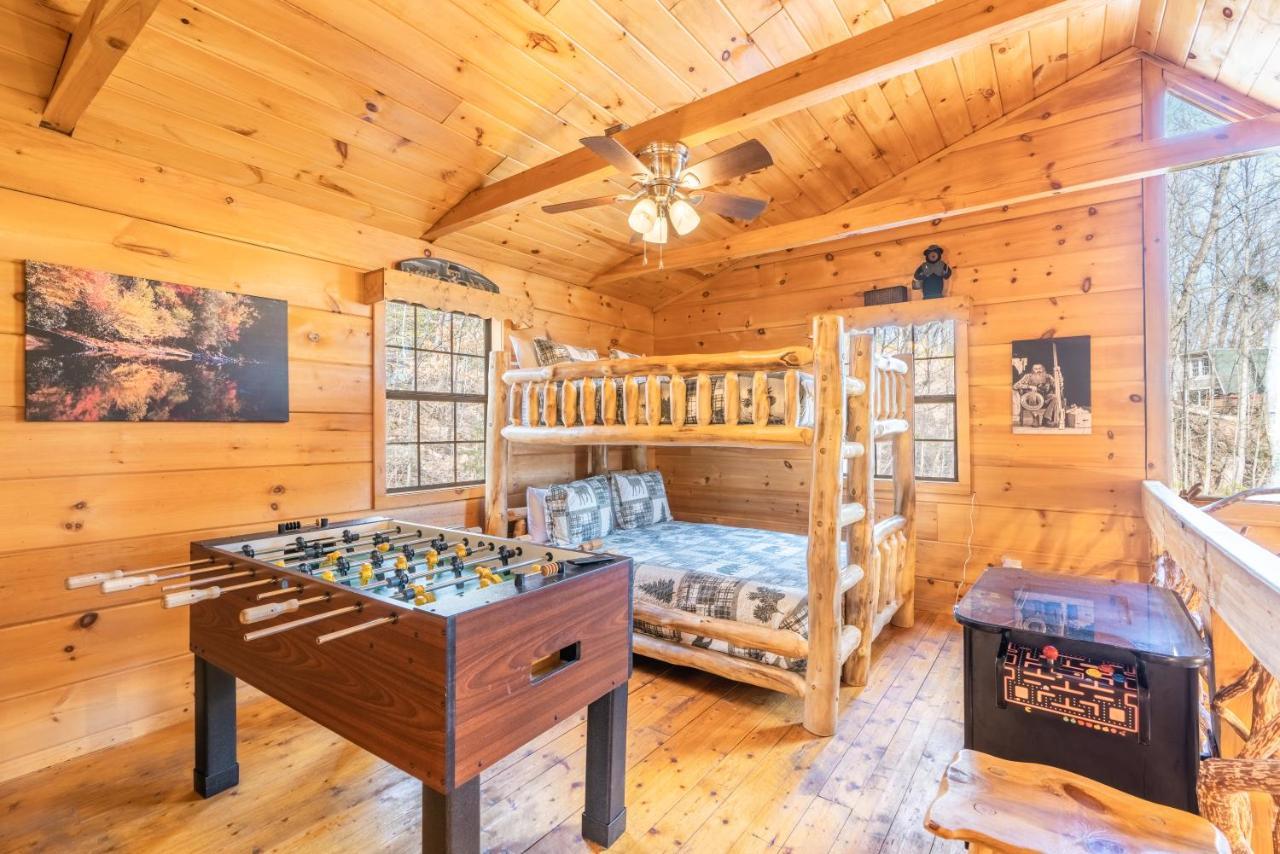 Moonshine Ridge Cabin With Hot Tub And Fire Pit Пиджен Фордж Екстериор снимка