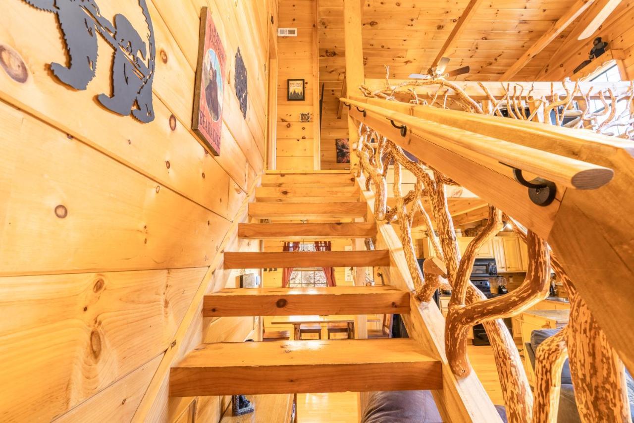 Moonshine Ridge Cabin With Hot Tub And Fire Pit Пиджен Фордж Екстериор снимка